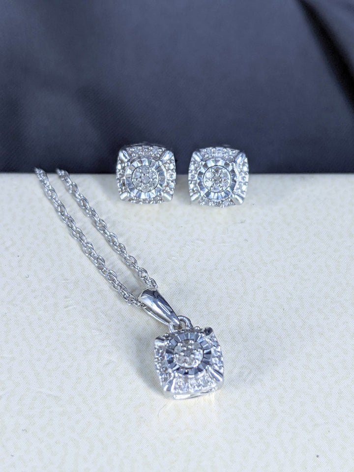 Pendant and Stud Earrings 0.20 Carat Natural Diamond Set WHILE SUPPLIES LAST